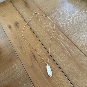 Kendra Scott Gold Pendant Necklace in Ivory / Pink Pearl